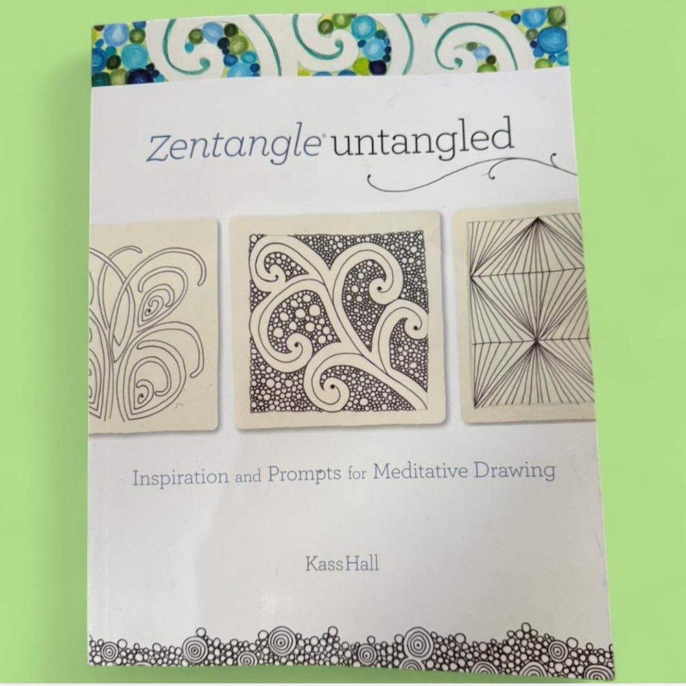 Zentangle Untangled — Decorative Art Book (White)